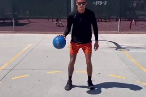 如何通过视频教程学习篮球中的拼搏技巧:提升技能与精神的双重指南
